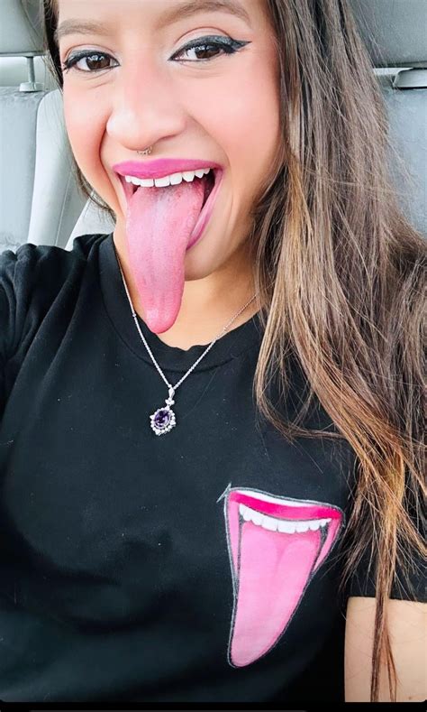 Long tongue stef : r/longtonguefetish .